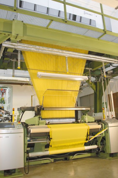 Jacquard weaving machine