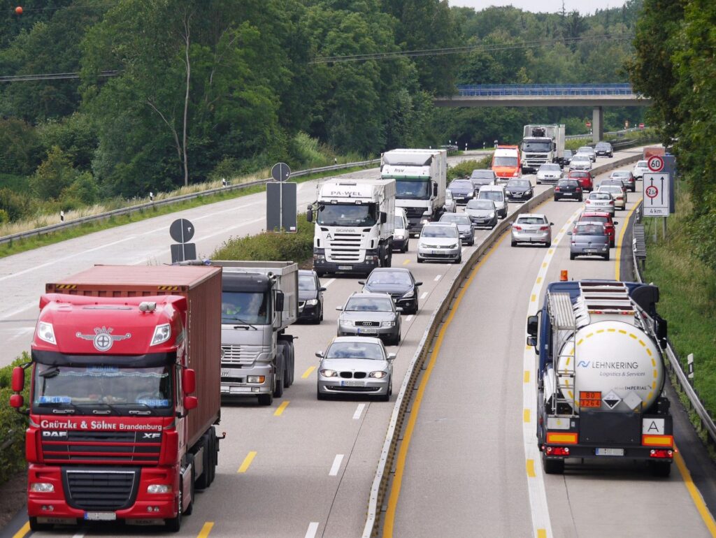 Heavy-duty trucks drive clean hydrogen to the next level